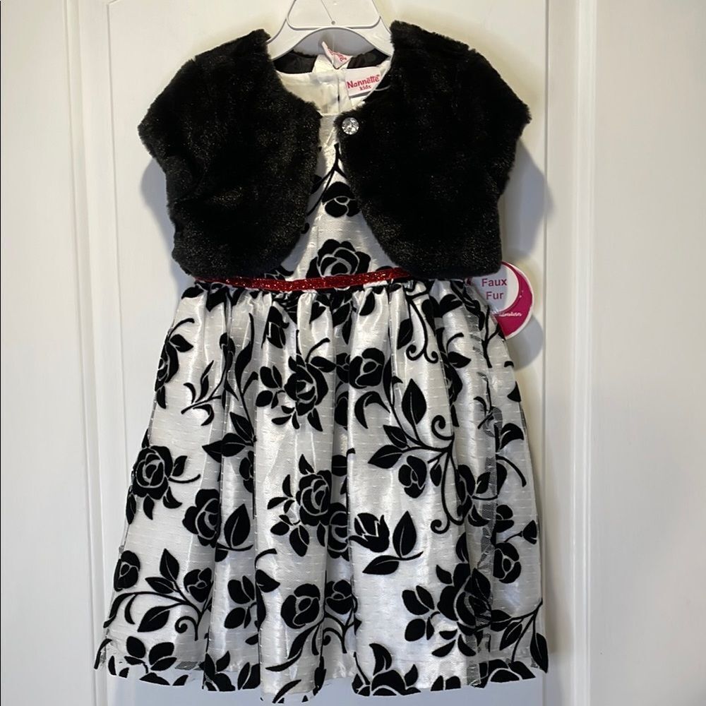 Nannette Black and White Rose Dress with Red Accent size 4